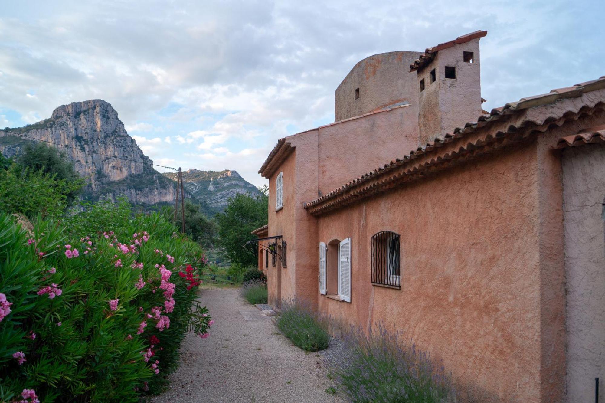 Villa Aurabelle Fuer Familien Und Geniesser Der Cote D'Azur Vence Exterior photo