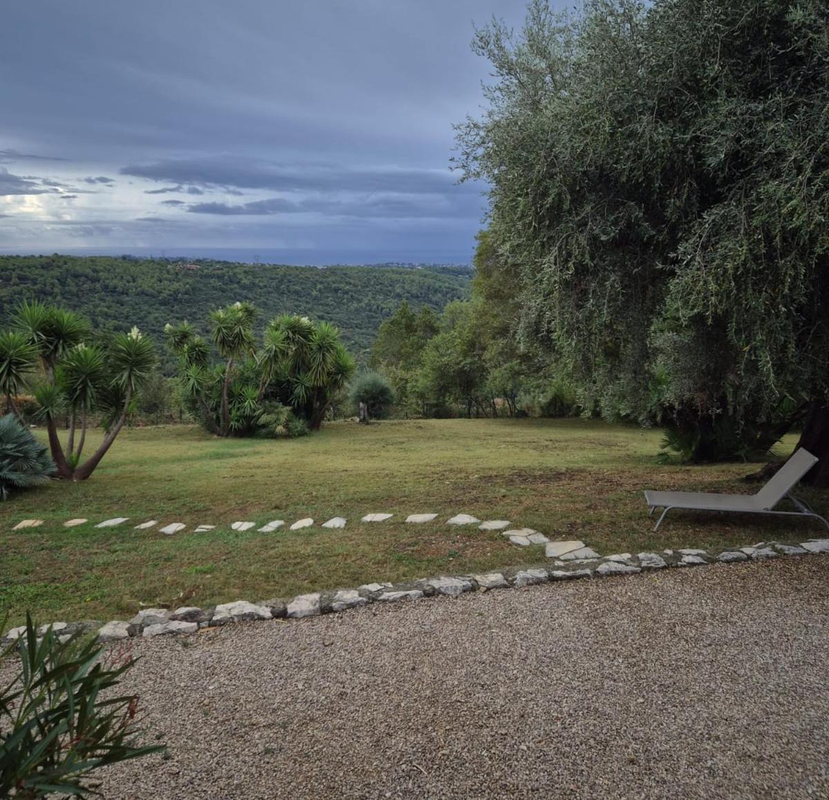 Villa Aurabelle Fuer Familien Und Geniesser Der Cote D'Azur Vence Exterior photo